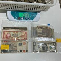 外貨 硬貨 総重量2341g(籠重量除く)紙幣 シンガポールドル61ドル アメリカドル2ドル　その他_画像5