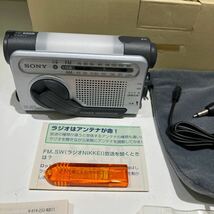 SONY ソニー 手回し充電 防災用ラジオ AM FM ポータブルラジオ ICF-B03 非常用ネックライト　panasonic BF-AF10 可動品　_画像2