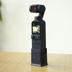 【送料無料・国内発送】DJI osmo Pocket2用充電台 三脚アダプタ ベース/TYPE-C充電ポート1/4インチネジ アダプターアクセサリーの画像1