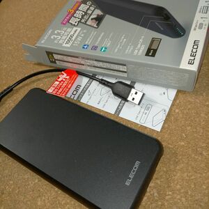 エレコムDE-C38-10000BK （5V/3A出力 モバイルバッテリー 15W C×1＋A×1 10000mAh ブラック）