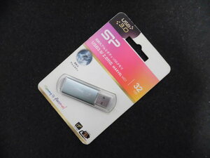 SILICON POWER Marvel M01 (SP032GBUF3M01V1B) USB3.0対応フラッシュメモリ 32GB アイシーブルー ★未開封未使用品★