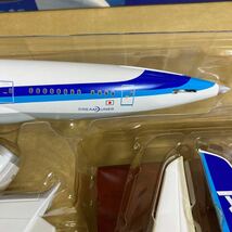 ■ANA公式 1/200 ANA B787-8 スナップフィットモデル We Fly 1st,787【中古品】■ _画像6