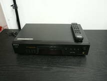 SS69 Z CDデッキ ソニー SONY CDP-XE570 リモコン付き コンパクトディスクプレイヤー ジャンク品_画像1