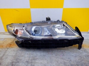 ホンダ オデッセイ ヘッドランプ　右　HID　H20　RB3　33101-SLE-J01　スタンレーP7692