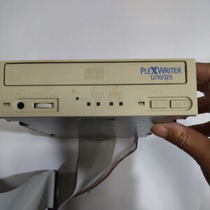 SCSI PLEXTOR CD-RW DRIVE PX-W1210TSとSCSI2 IF adaptec AHA 2940AU他、組込みネジ、SCSIカスケードケーブル、CDオーディオケーブル