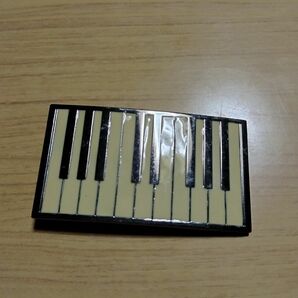 ピアノ　鍵盤　ベルト用バックル　音楽