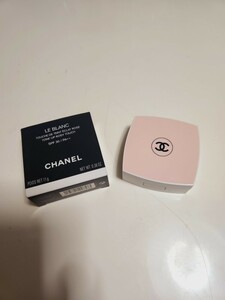 Chanel Leblanc Tone Up Rosy Touch Puff с коробкой Цвет лица SPF30+++ 8250 иен Сделано во Франции Специальная ограниченная серия Celebrity　