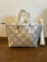 【新品】TORY BURCH トリーバーチ T MONOGRAM CANVAS FRORAL VINE TOP-ZIP TOTE_画像4