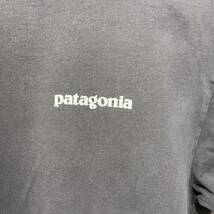 送料無料☆☆patagonia☆パタゴニア☆プリントTシャツ☆P-6 ミッション☆バックプリント☆半袖☆チャコールグレー☆XS☆A2４M_画像3