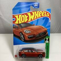 【Dollar General限定カラー】☆ホットウィール☆ ポルシェ　パナメーラ　Hot Wheels _画像2