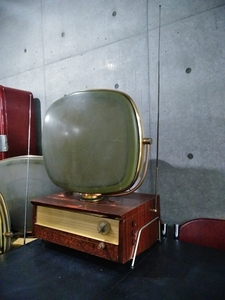  antique Vintage tv Phil ko pre tikta