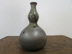  Echizen . small "hu" pot (.165)