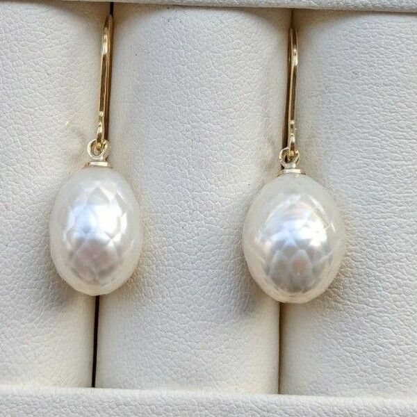 パールピアス　淡水真珠　華真珠　ダイヤモンドカット　ホワイト　アレルギー対応