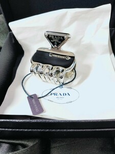 PRADA プラダ バレッタ 髪留め 未使用品 全国即日発送 レディースファッション カード 外箱 倉庫保管品 全国即日発送