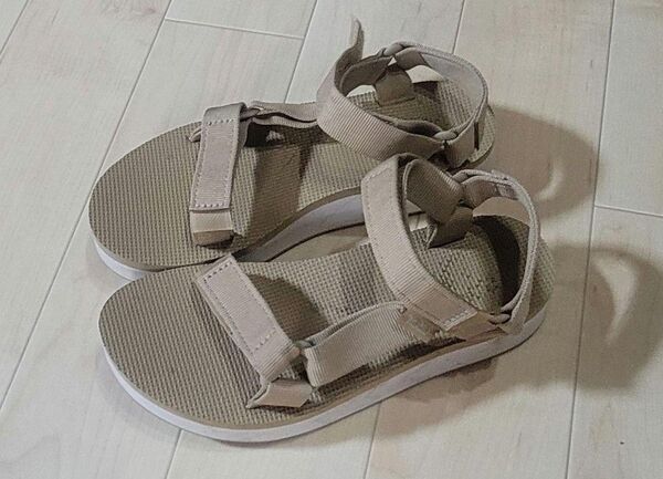 Teva　ミッドフォーム　23cm　ベージュ