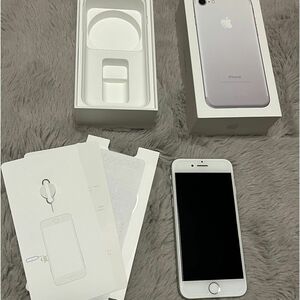 iPhone7 128gb シルバー Apple