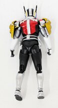 【中古品】バンダイ S.H.Figuarts 真骨彫 仮面ライダー電王 ロッドフォーム / アックスフォーム【欠品有】'_画像3