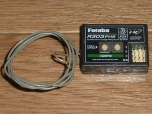 双葉(futaba　フタバ)　受信機　FM40MHz　シンセサイザー R303FHS