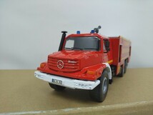 ■ SIKUジク 2109 1/50 Mercedes Zetros fire engine Mercedes Zetros Pompiers メルセデス・ベンツ・ゼトロス 消防車 ミニカー_画像2