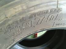 x992-4-1A ☆235/70R17.5 BS W970 中古2本♪ 2022年製 ブリヂストン スタッドレスタイヤ 残溝10ｍｍ♪ k70_画像6