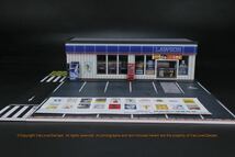 即納　G-FANS 1/64 ローソンストアジオラマ　点灯 組立式　駐車場付き　新品未開封_画像2