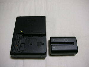 ◆中古品 SONY ソニー バッテリー 充電器 BC-VM10 リチウムイオン NP-FM500H◆