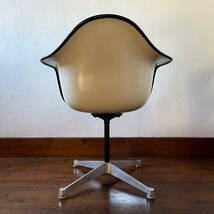 『EAMES』美品 ハーマンミラー アームシェルチェア Herman Miller イームズ ヴィンテージ 1972年生産分 コントラクトベース_画像3