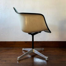 『EAMES』美品 ハーマンミラー アームシェルチェア Herman Miller イームズ ヴィンテージ 1972年生産分 コントラクトベース_画像4