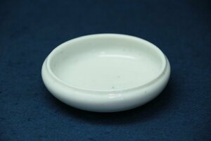 中国の古い陶磁器　白磁　小皿　水孟　唐物　書道用品　中国美術工芸品　画材