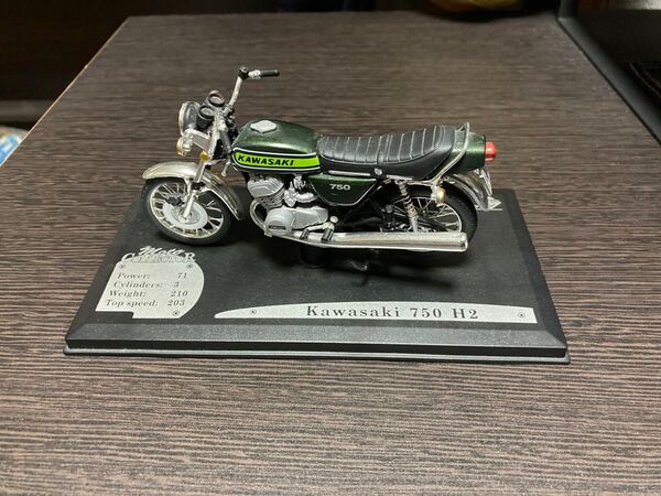 Kawasaki 750 H2 Solidos ソリド社製 1/18 完成品