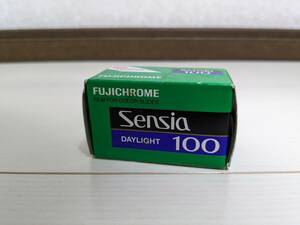 ★未使用品☆FUJIFILM フジカラー 富士フイルム FUJICHROME Sensia 100 DAYLIGHT 24枚撮 ※期限切れ フィルム/ネガ 写ルンです 定形外郵便