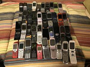 古いガラケー　まとめて40台　各キャリアです。古い携帯電話