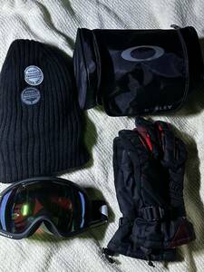 スノーボードゴーグル スキーゴーグル OAKLEY オークリー PRIZM ケース付きTRANSCOOT ニット帽　裏生地フリース　IGNI スキーグローブ