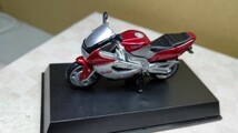 スケール 1/32 YAMAHA YZF 1000R Thunderace ！ 世界の名バイク！_画像5