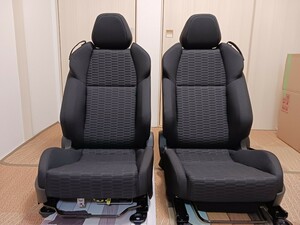 必見、値下げしました。美品GR86　RCグレード　純正シート　運転席と助手席　左右２脚　納車後1500キロ外し