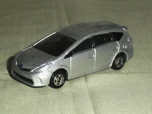 トミカ NO.86 トヨタ プリウスα ベトナム製 2011