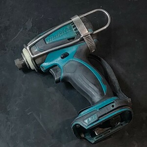 中古品 マキタ makita 18V 充電式 インパクトドライバ TD146DZ 青 本体のみ 動作確認済！ コードレス