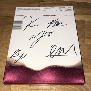 LE SSERAFIM◎韓国1st Studio Album「UNFORGIVEN」Vol.2 DUSTY AMBER◎直筆サイン
