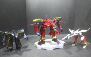 バンダイ製 旧キット 1/100 ＶF-19改（ガォーク状態ベース固定）,1/144 VF-11ＭAXLk改（ガォーク改造）,VF-17S（ガォーク改造）塗装完成品