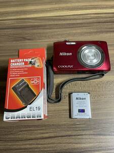 №102　Nikon　ニコン　COOLPIX　A100　レッド　【中古品　難あり】