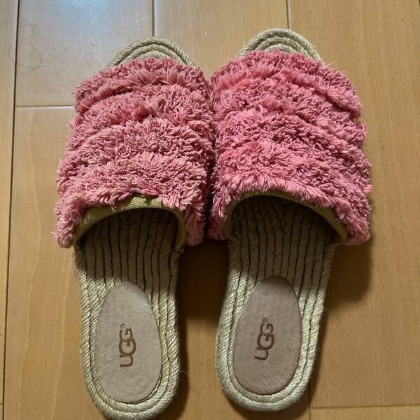 UGG スリッパ ルームシューズ サンダル 婦人