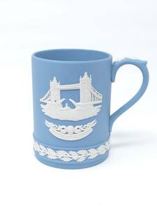 ウェッジウッド WEDGWOOD ジャスパー マグカップ コップ 1975年 タワーブリッジ イギリス ロンドン テムズ川 跳開橋 クリスマス ZEIZIITK