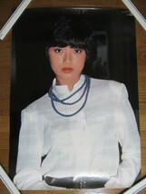 当時物 山口百恵 ポスター 59.5cm×84cm CBS SONY 白い服にネックレス 非売品_画像1