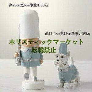 美品登場 家飾り品 兵士+犬 モダン芸術オーナメント飾り インテリア樹脂置物 雑貨 プレゼント擺件 秀作 2色選択可能