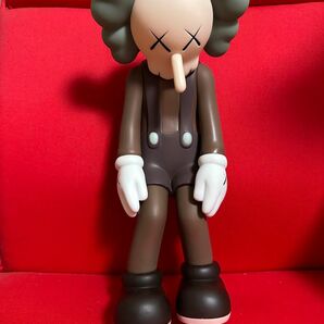 KAWS モチーフ フィギュア