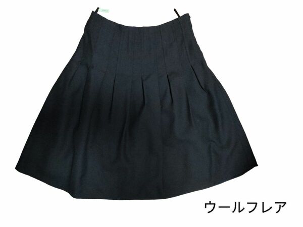 【美品】ユニクロ　フレアスカート　黒　61cm ブラック
