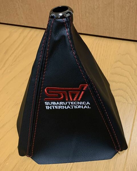 STI シフトカバー　シフトブーツ　新品　汎用