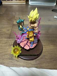 ドラゴンボールセレクション　巻5 孫悟空（超サイヤ人ドラゴンボールカプセル フリーザ HG ハウス サイヤ カプ ）