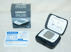 ほぼ未使用品 オムロン 自動血圧計 HEM-6301 HEM-6310シリーズ ホワイト