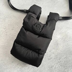 MONCLER モンクレール LEGERE SMALL CROSSBODYクロスボディバッグ/ブラック/レディース メンズ ミニショルダーバッグ【極美品 人気モデル】